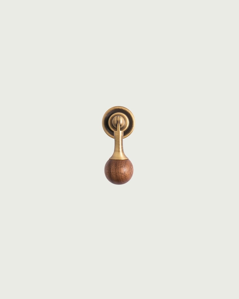 Classic brass bar